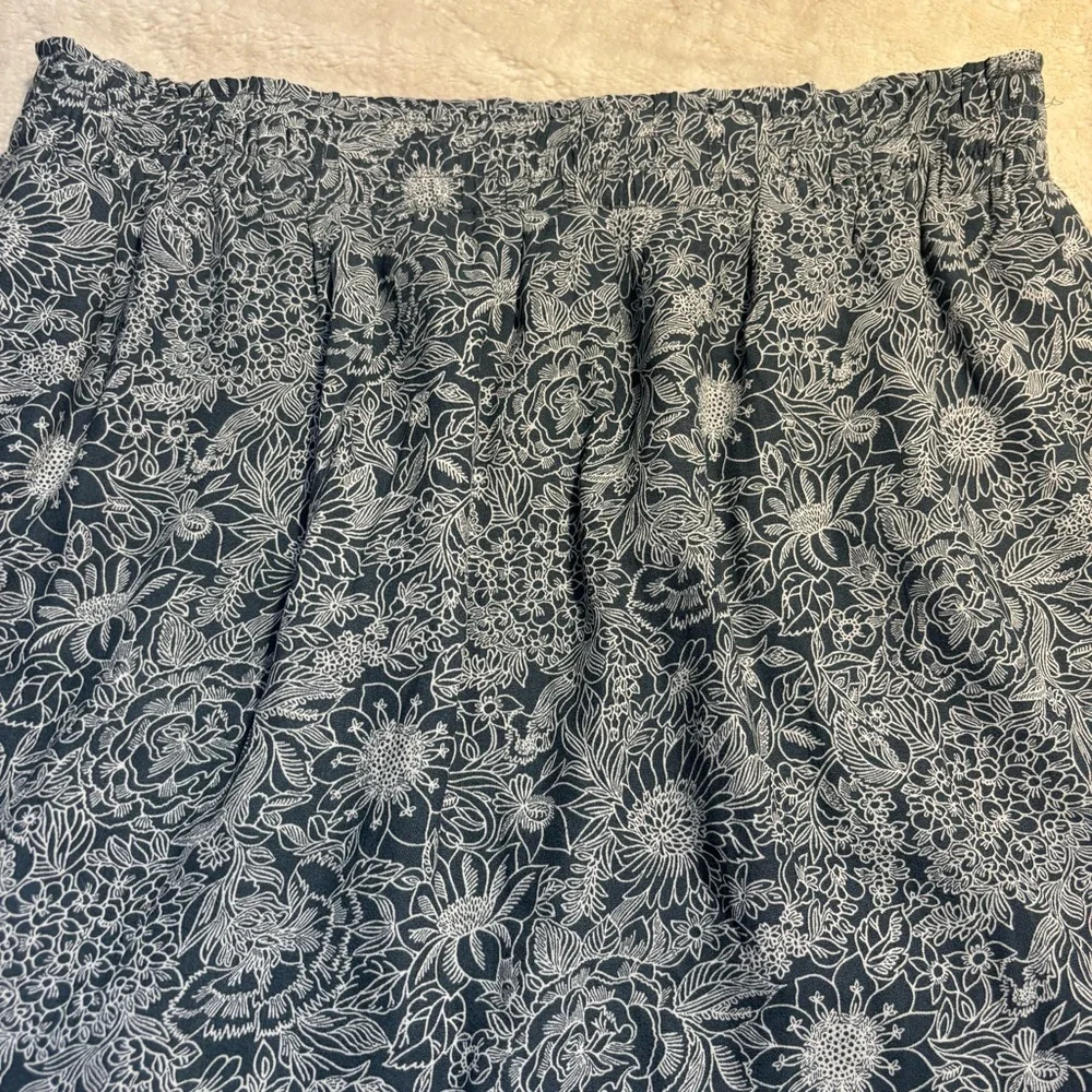 LOFT Mini Skirt Small Blue Grey Floral pattern in White Boho Lined Smocked Waist - Picture 2 of 13